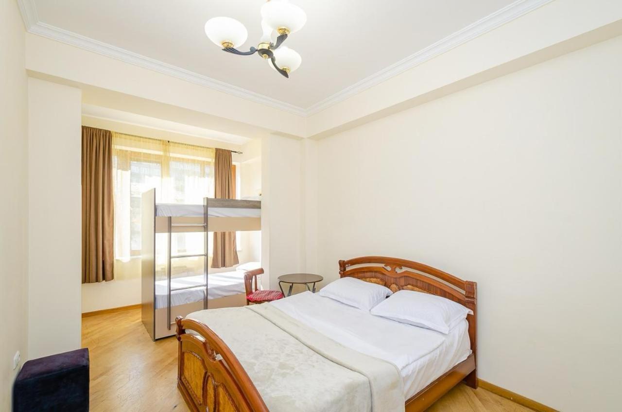 Areva Hostel & Apartment Jereván Kültér fotó